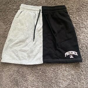 Two colored skirt🩶🖤